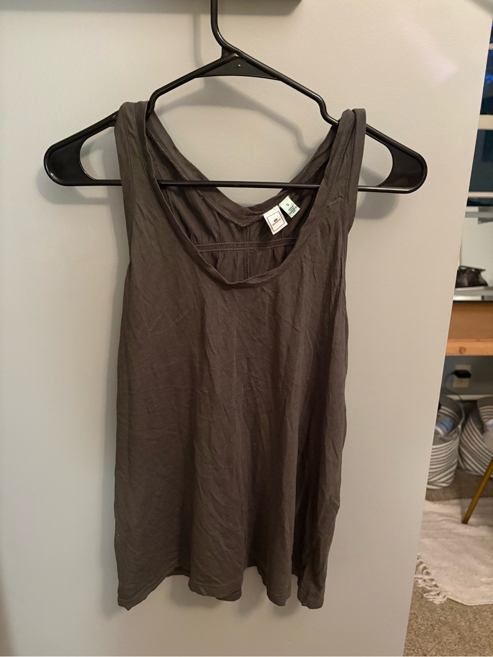 Susina Dark Gray Scoop Neck Tank Top